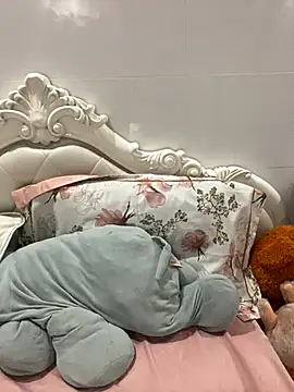 Beiiu 18 online show from October 2025 08:10:01 PM