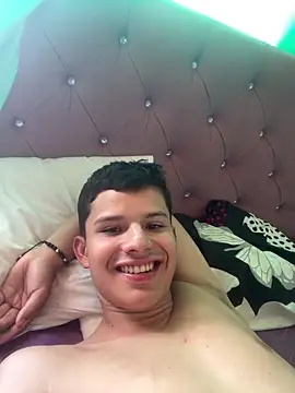 Snapshot of Tused11 chatting on October 2025 04:48:02 PM Tused11 online show from October 2025 04:48:02 PM
