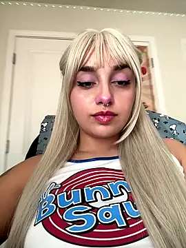 Snapshot of CharmingMaddie chatting on October 2025 03:53:01 PM CharmingMaddie online show from October 2025 03:53:01 PM