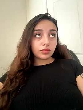 Snapshot of CharmingMaddie chatting on October 2025 04:16:01 PM CharmingMaddie online show from October 2025 04:16:01 PM