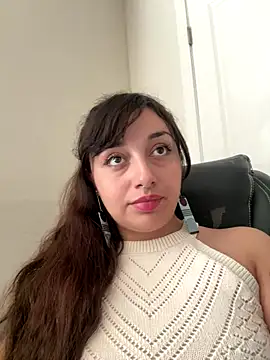 Snapshot of CharmingMaddie chatting on October 2025 03:57:02 PM CharmingMaddie online show from October 2025 03:57:02 PM