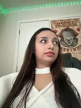 Snapshot of CharmingMaddie chatting on November 2025 08:44:01 PM CharmingMaddie online show from November 2025 08:44:01 PM