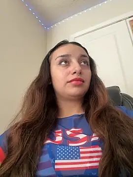 Snapshot of CharmingMaddie chatting on November 2025 03:11:01 PM CharmingMaddie online show from November 2025 03:11:01 PM