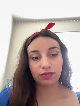 CharmingMaddie online show from April 2026 05:40:01 PM