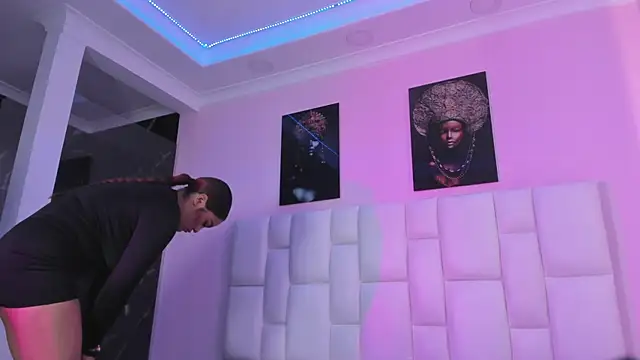 CrisstalStwart online show from October 2025 07:14:02 PM