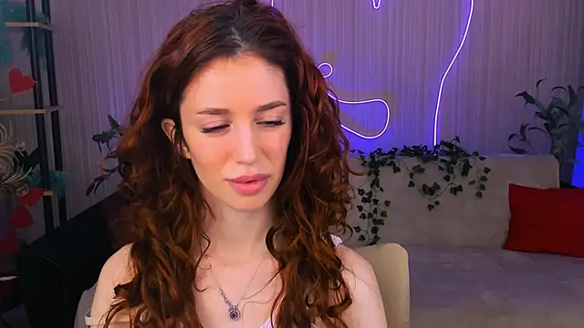 ChristinaConteeree online show from June 2026 07:20:01 PM