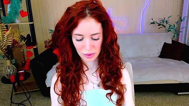 ChristinaConteeree online show from June 2026 07:19:01 PM