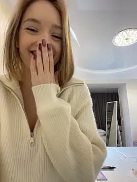 Snapshot of IsabelleDurand chatting on December 2025 03:18:02 PM IsabelleDurand online show from December 2025 03:18:02 PM