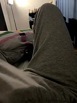 Snapshot of Frankieyyy1 chatting on November 2025 09:41:02 PM Frankieyyy1 online show from November 2025 09:41:02 PM