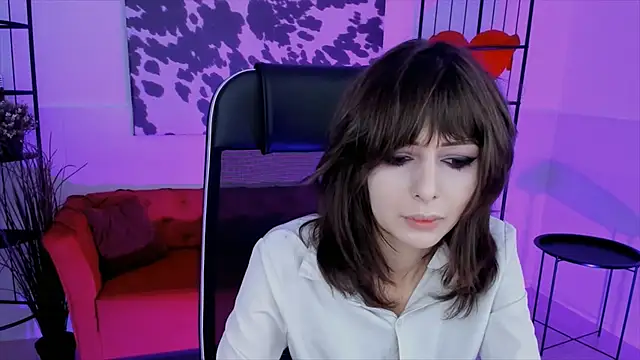 Snapshot of CrystallBloom chatting on October 2025 02:31:01 AM CrystallBloom online show from October 2025 02:31:01 AM