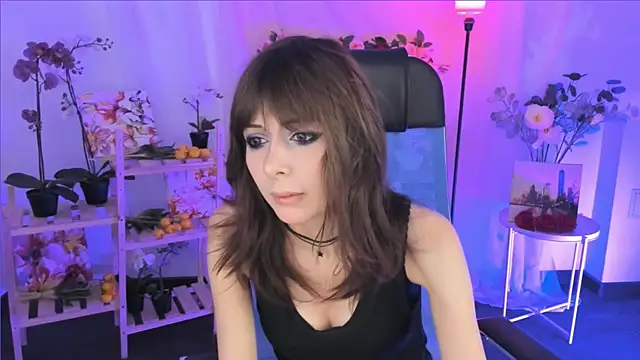 CrystallBloom online show from December 2025 07:22:01 PM