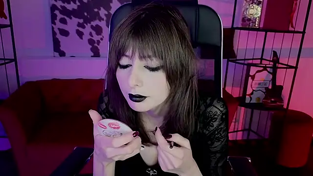 Snapshot of CrystallBloom chatting on February 2026 07:21:01 PM CrystallBloom online show from February 2026 07:21:01 PM