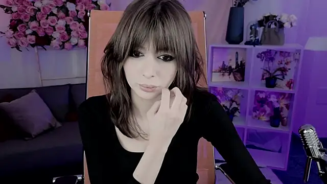 Snapshot of CrystallBloom chatting on February 2026 01:08:02 PM CrystallBloom online show from February 2026 01:08:02 PM