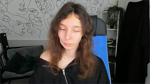 Snapshot of EmmanuellBrown chatting on November 2025 12:27:02 PM EmmanuellBrown online show from November 2025 12:27:02 PM