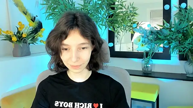 Snapshot of EmmanuellBrown chatting on November 2025 10:15:01 AM EmmanuellBrown online show from November 2025 10:15:01 AM