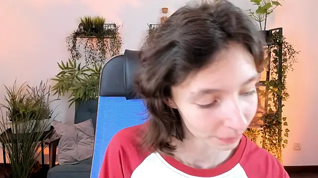 Snapshot of EmmanuellBrown chatting on November 2025 12:15:02 PM EmmanuellBrown online show from November 2025 12:15:02 PM