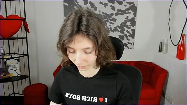 Snapshot of EmmanuellBrown chatting on November 2025 12:30:01 PM EmmanuellBrown online show from November 2025 12:30:01 PM