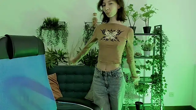 Snapshot of EmmanuellBrown chatting on December 2025 10:09:02 AM EmmanuellBrown online show from December 2025 10:09:02 AM