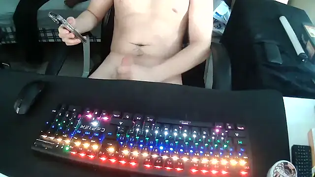 solooboy18 online show from September 2025 02:44:01 PM