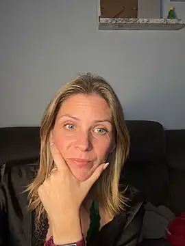 Lexi-Lux-X online show from October 2025 01:04:02 AM