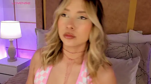 GretaVelvet online show from August 2026 07:27:01 PM