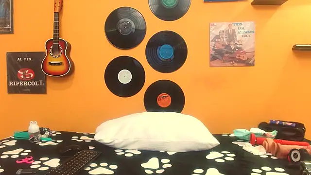 meisevil77 online show from September 2025 02:26:02 AM