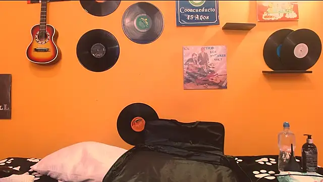 meisevil77 online show from December 2025 03:02:02 AM