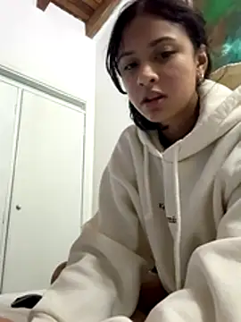 lynn9000 online show from November 2025 04:03:02 AM