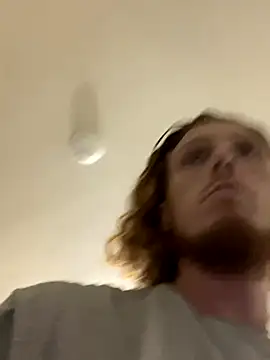 Snapshot of BIGxRED chatting on September 2025 06:24:01 AM BIGxRED online show from September 2025 06:24:01 AM