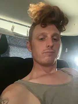 Snapshot of BIGxRED chatting on September 2025 12:33:01 AM BIGxRED online show from September 2025 12:33:01 AM