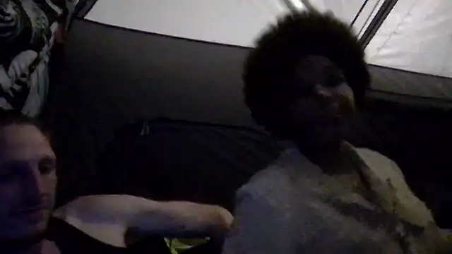 Snapshot of BIGxRED chatting on October 2025 04:04:02 AM BIGxRED online show from October 2025 04:04:02 AM