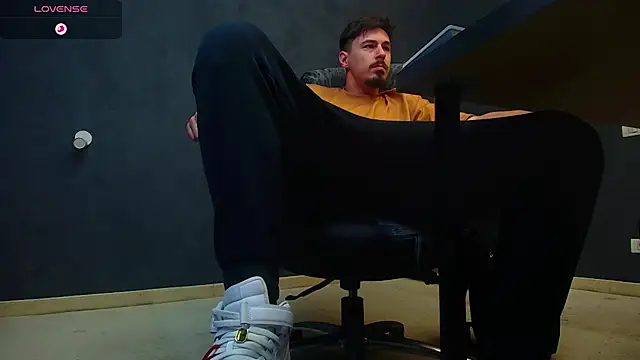 EnzoRace online show from October 2025 05:27:02 AM