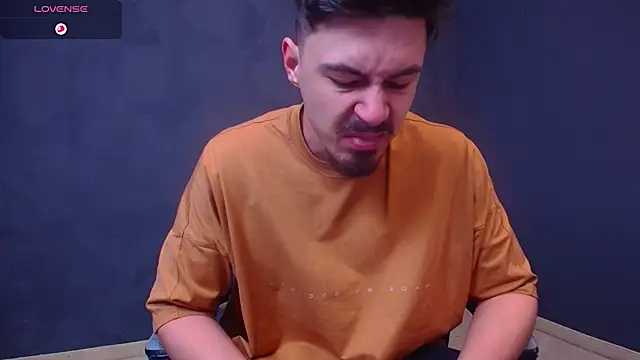 EnzoRace online show from November 2025 05:43:01 AM