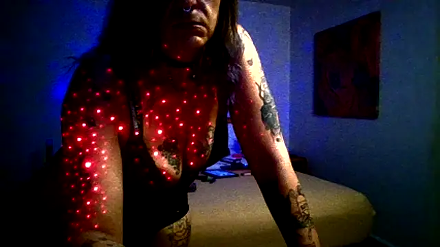 Snapshot of SparklesB1tch chatting on December 2025 01:17:01 PM SparklesB1tch online show from December 2025 01:17:01 PM