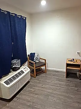 Snapshot of SparklesB1tch chatting on February 2026 08:44:01 AM SparklesB1tch online show from February 2026 08:44:01 AM