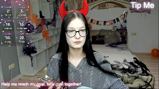 AlicaMoons online show from October 2025 11:50:01 AM