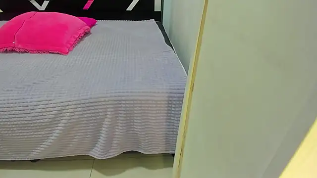 iisabella noa online show from September 2025 02:44:02 PM