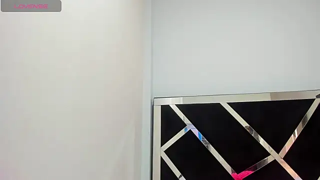 iisabella noa online show from October 2025 01:51:01 PM