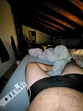 Snapshot of giova17cm chatting on October 2025 10:18:01 PM giova17cm online show from October 2025 10:18:01 PM