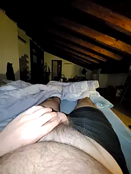 Snapshot of giova17cm chatting on October 2025 08:42:02 PM giova17cm online show from October 2025 08:42:02 PM