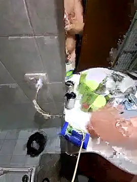 Snapshot of giova17cm chatting on October 2025 08:48:02 PM giova17cm online show from October 2025 08:48:02 PM