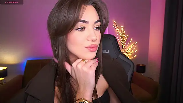 Snapshot of EricaSin chatting on November 2025 07:09:01 AM EricaSin online show from November 2025 07:09:01 AM