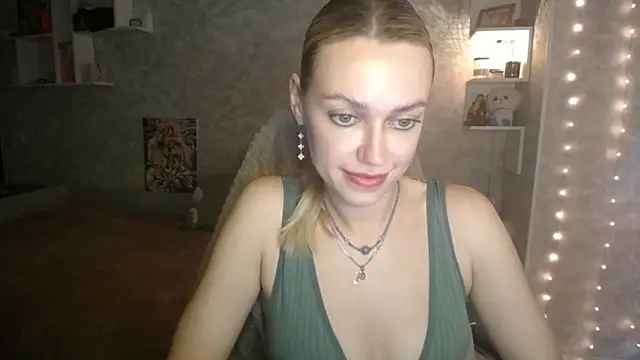 Snapshot of NickyAdamidi chatting on October 2025 05:11:01 PM NickyAdamidi online show from October 2025 05:11:01 PM