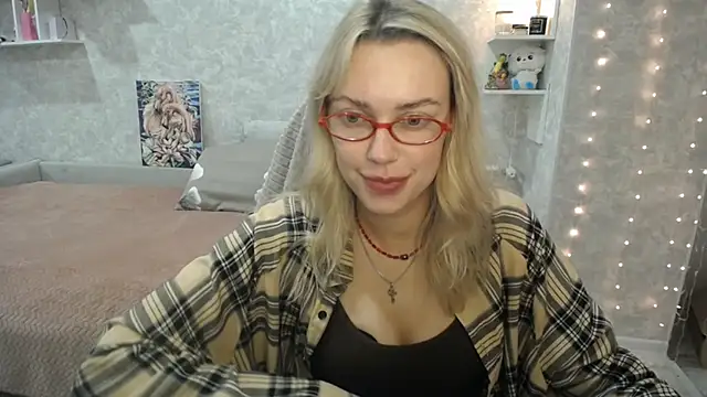 Snapshot of NickyAdamidi chatting on October 2025 05:24:02 PM NickyAdamidi online show from October 2025 05:24:02 PM