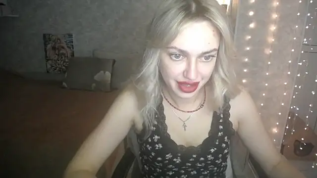 Snapshot of NickyAdamidi chatting on November 2025 04:17:02 PM NickyAdamidi online show from November 2025 04:17:02 PM