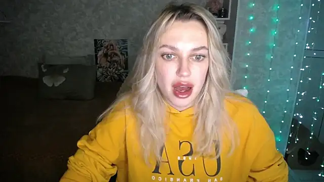 Snapshot of NickyAdamidi chatting on November 2025 04:55:01 PM NickyAdamidi online show from November 2025 04:55:01 PM