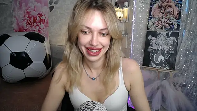 Snapshot of NickyAdamidi chatting on June 2026 04:23:01 PM NickyAdamidi online show from June 2026 04:23:01 PM