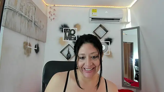Snapshot of tatiana_sofiaa chatting on October 2025 02:05:02 PM tatiana sofiaa online show from October 2025 02:05:02 PM