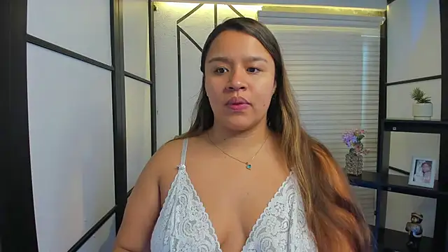 Snapshot of ElaBourn_ chatting on December 2025 02:58:02 PM ElaBourn online show from December 2025 02:58:02 PM