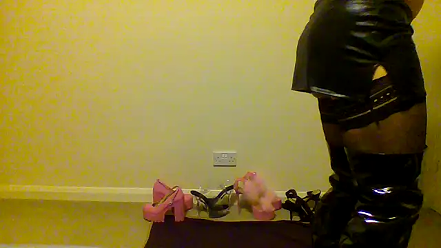 Snapshot of unforgettable_dirty_slut chatting on November 2025 10:09:01 PM unforgettable dirty slut online show from November 2025 10:09:01 PM